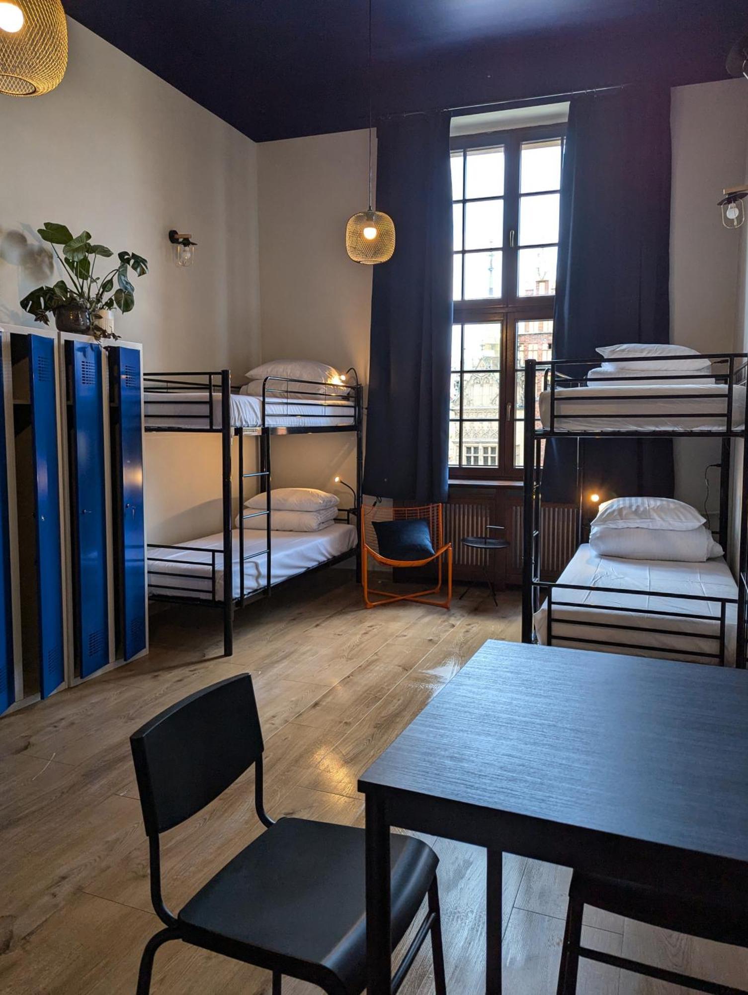 Rynek 30 Hostel วรอตซวาฟ ภายนอก รูปภาพ